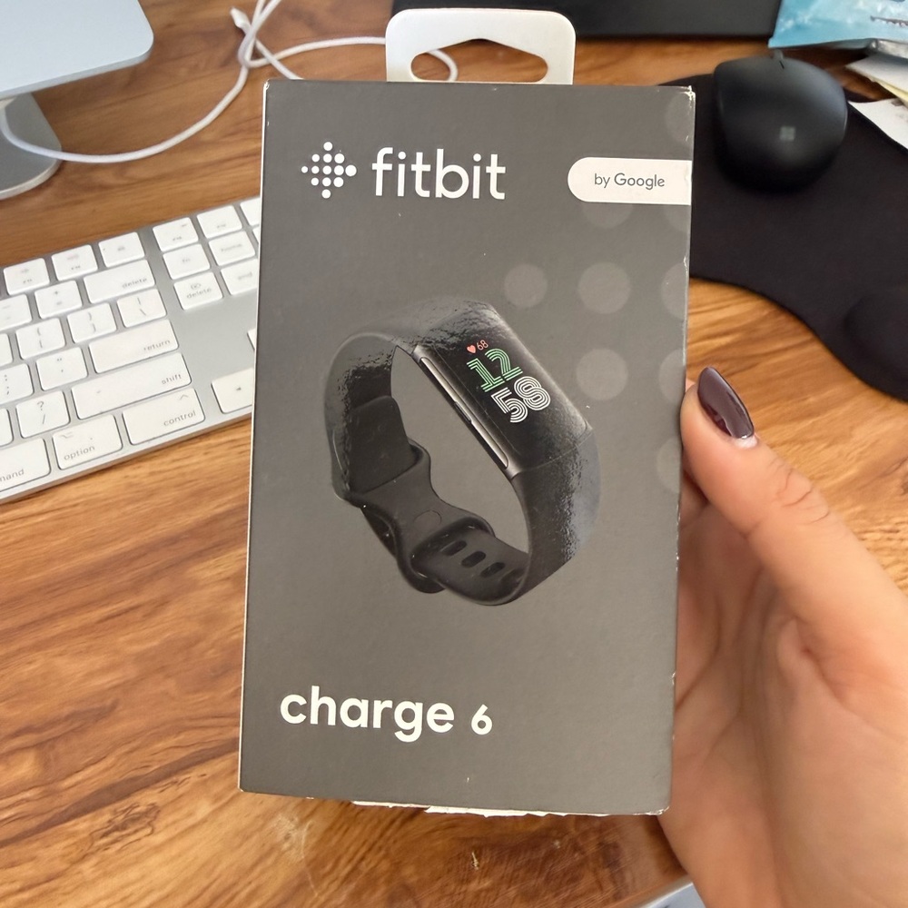 fitbit Charge 6 Smartwatch - Black